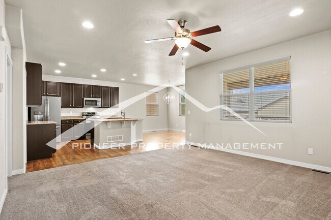 Building Photo - Beautiful 4-Bedroom Home with Mountain Vie...
