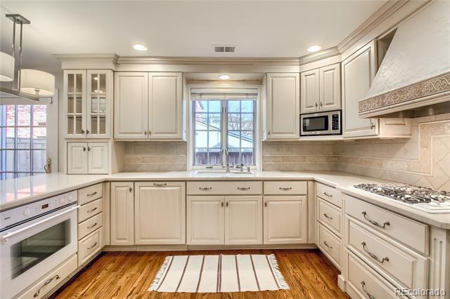 Building Photo - 338 Clayton St