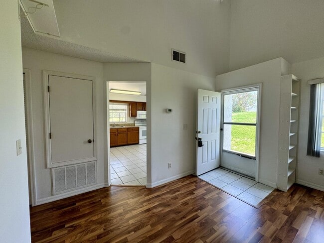 Building Photo - Charming 2-Bedroom Home in Clermont, FL (55+ Community)