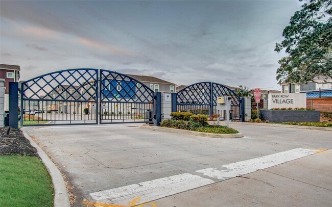 Building Photo - 1525 Parkland Oak Dr