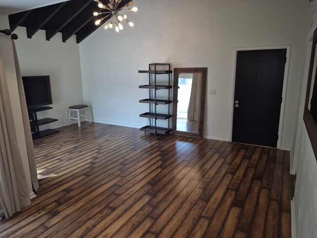 Building Photo - Rare 4-Bedroom Clearwater Townhome