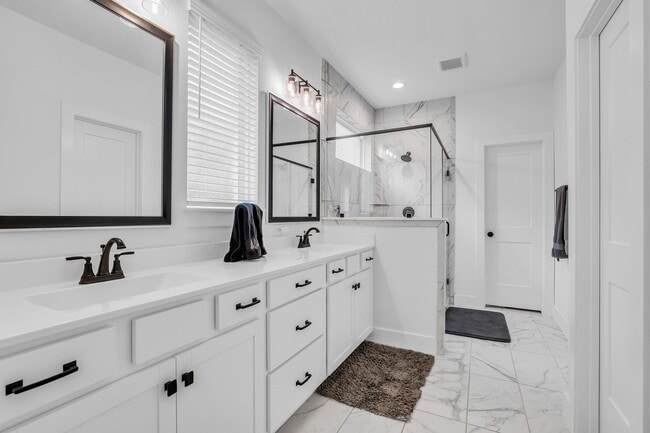 Building Photo - 426 Glacier Pass