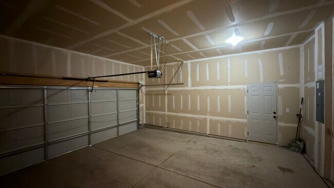 Building Photo - Great Home in Windsor