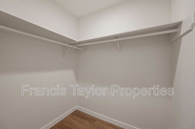 Building Photo - 10204 Lake Meadow Ln