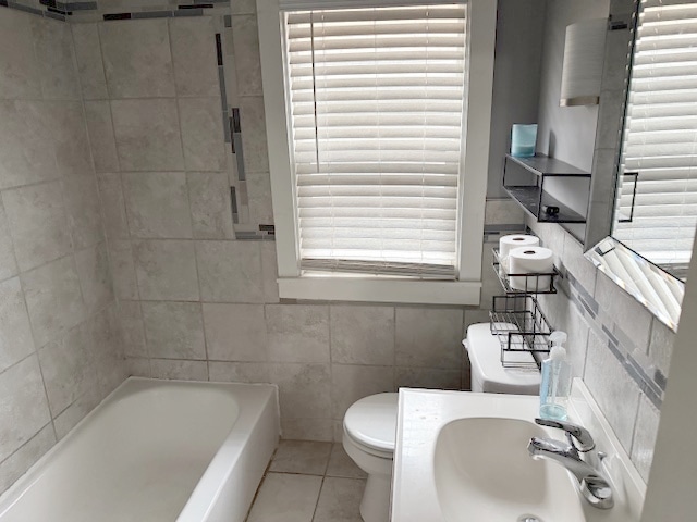 Building Photo - 15 Forest St