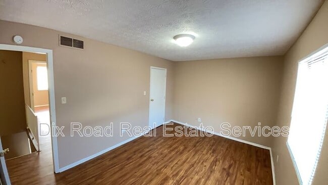 Building Photo - 1415 Villa Ct