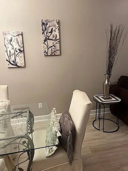 Building Photo - 102 Grey Oak Ct