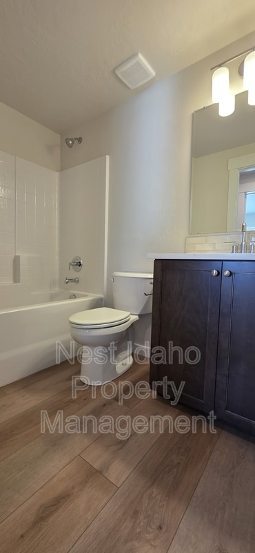 Building Photo - 7228 W Rygate Dr