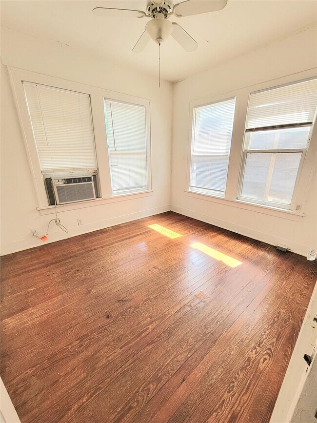 Building Photo - 1238 Peden St