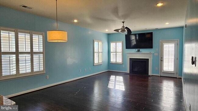 Building Photo - 11257 Yellowstone Ct