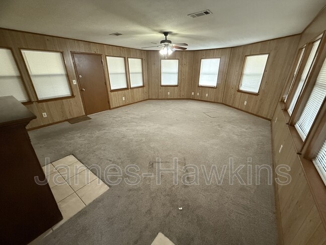Building Photo - 1531 Midway St