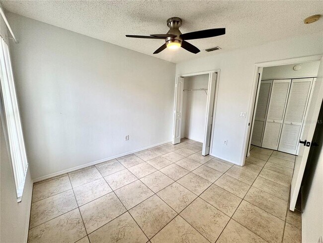 Building Photo - 13415 Fairway Glen Dr