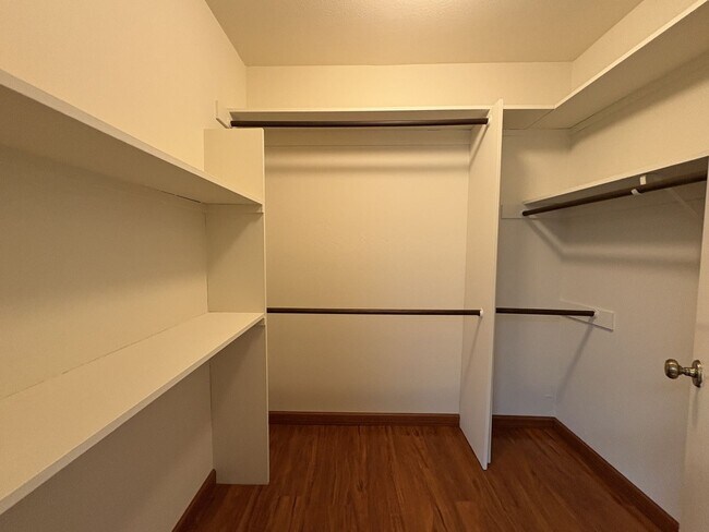 Building Photo - Charming 2BR/2BA Condo Steps from Downtown Mountain View