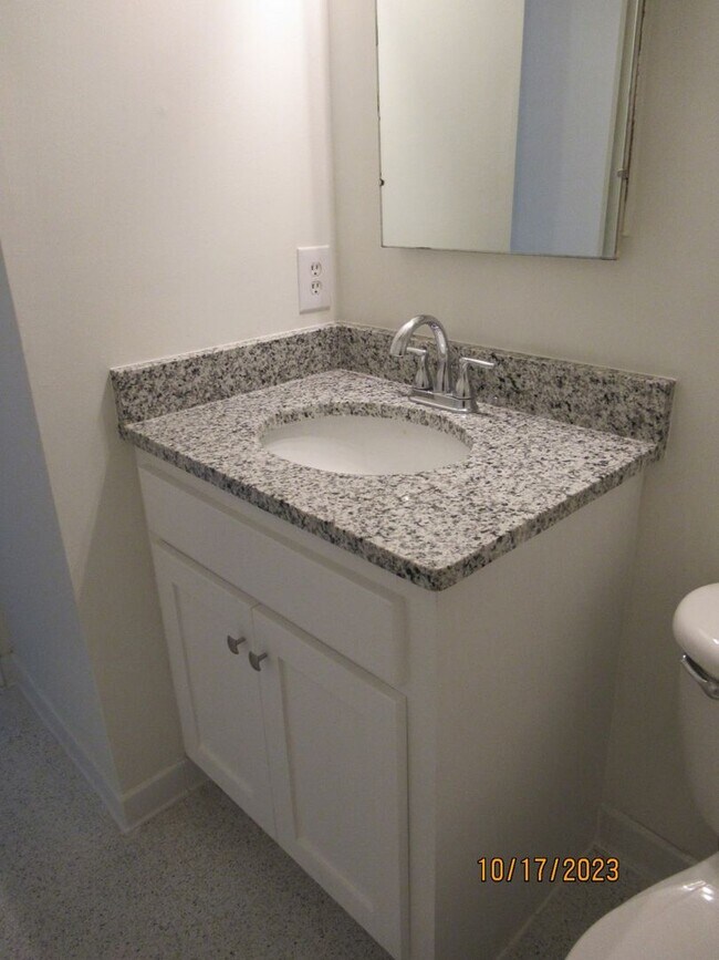 Building Photo - Willow Run Apartments