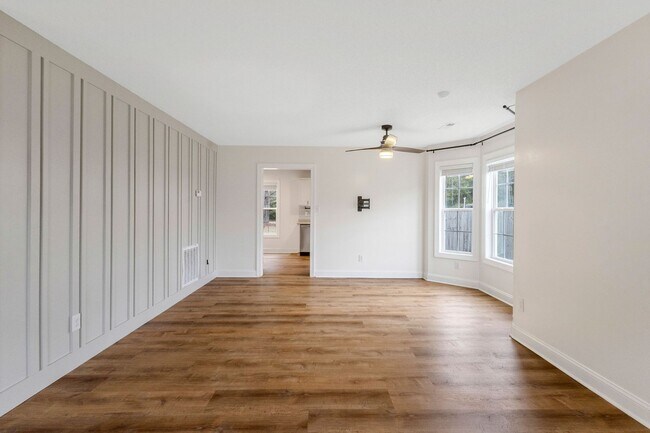 Building Photo - Farmhouse-Style Home Minutes from the Water | No HOA