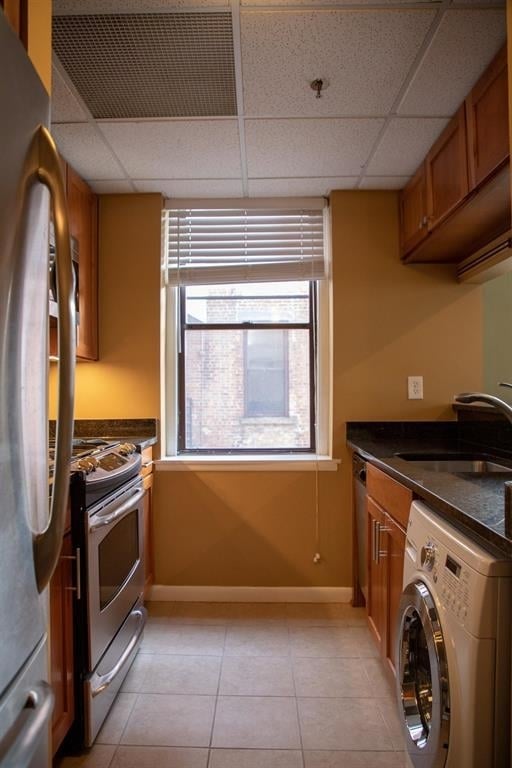 Building Photo - 227 Christopher Columbus Dr