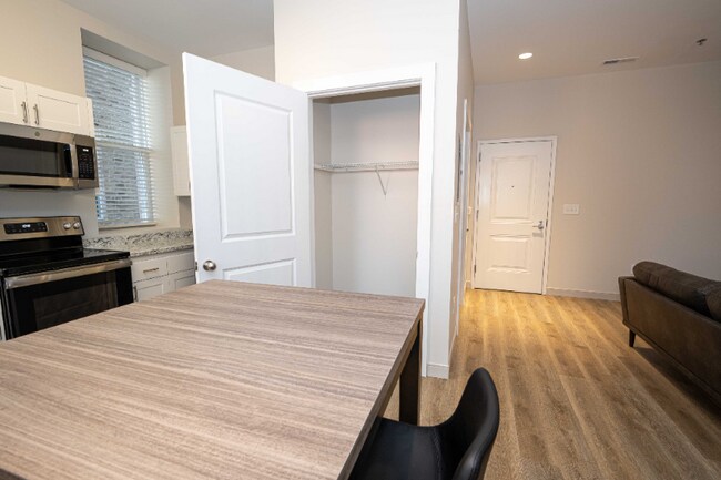 Building Photo - 103 N 1st St