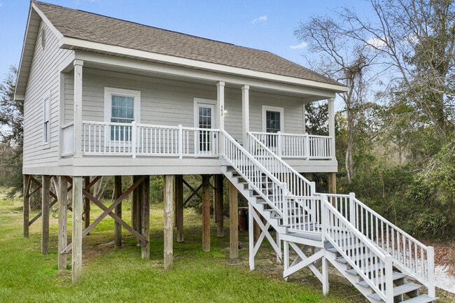 Building Photo - 343 Henderson Ave