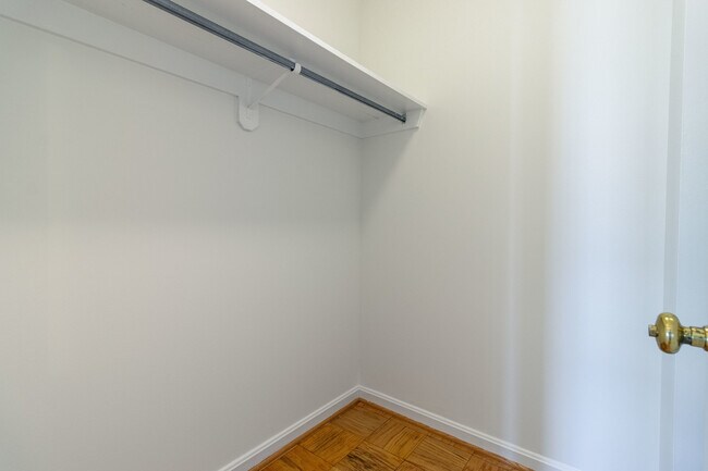 Building Photo - 1280 21st St NW