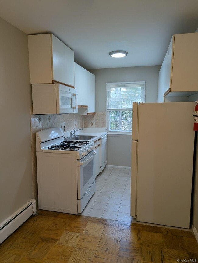 Building Photo - 1 Hemlock Dr