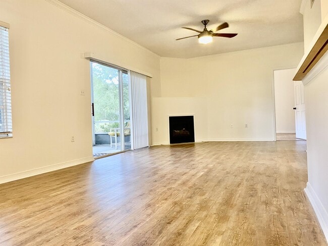 Building Photo - 10000 SW 52nd Rd