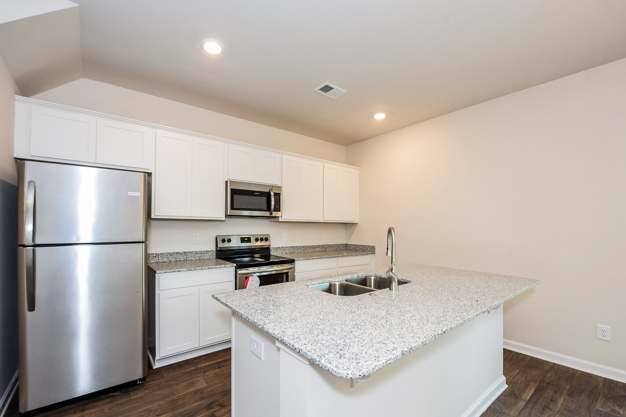 Building Photo - 314 High Grv Wy