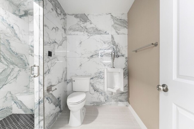 Building Photo - 968 Pinehurst Dr