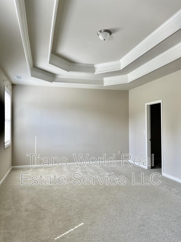 Building Photo - 7531 Silk Tree Pointe