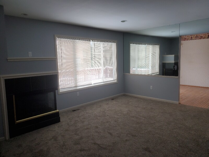 Building Photo - 5375 Pine Needle Dr