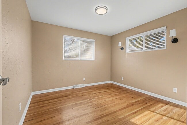 Building Photo - 8624 W Florida Ave