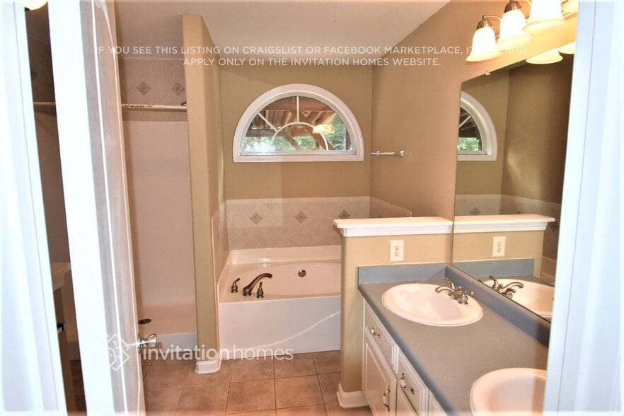 Building Photo - 101 Hunters Chase