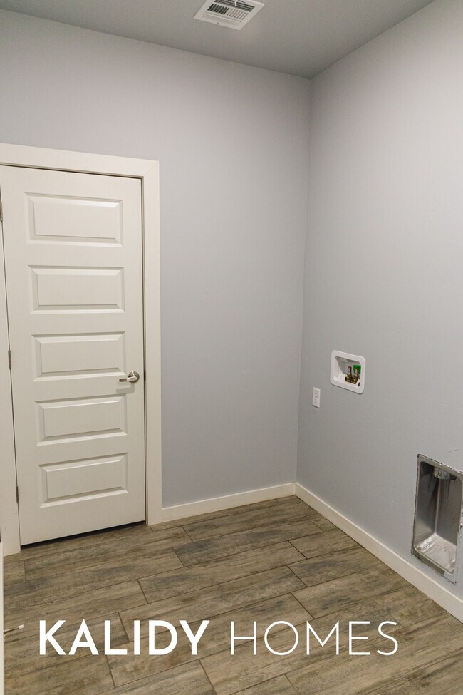 Building Photo - 1796 Salma Rd