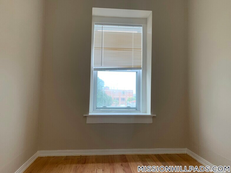 Building Photo - 119 George St