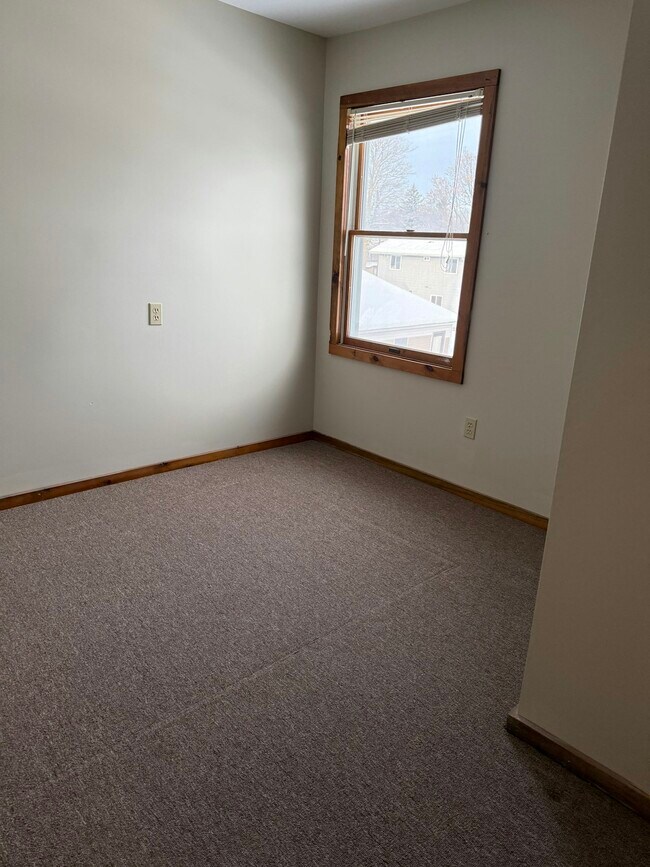 Building Photo - 210 S Eaton St