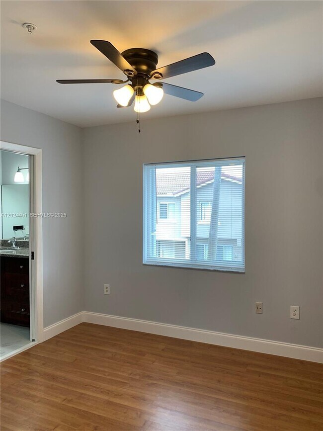 Building Photo - 143 Riviera Cir