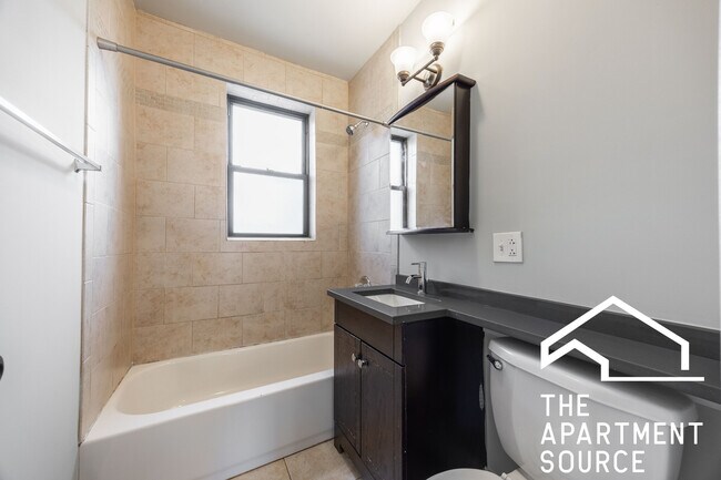 Building Photo - 4546 N Damen Ave