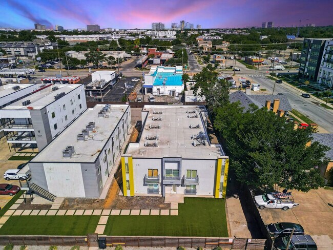 Building Photo - 5025 San Jacinto St