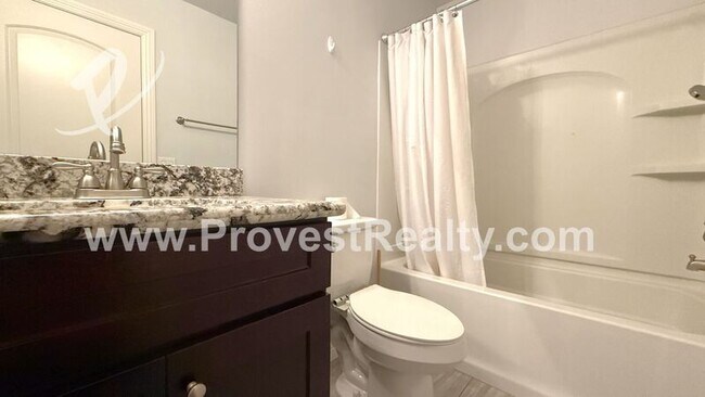 Building Photo - 11085 Live Oak Ln