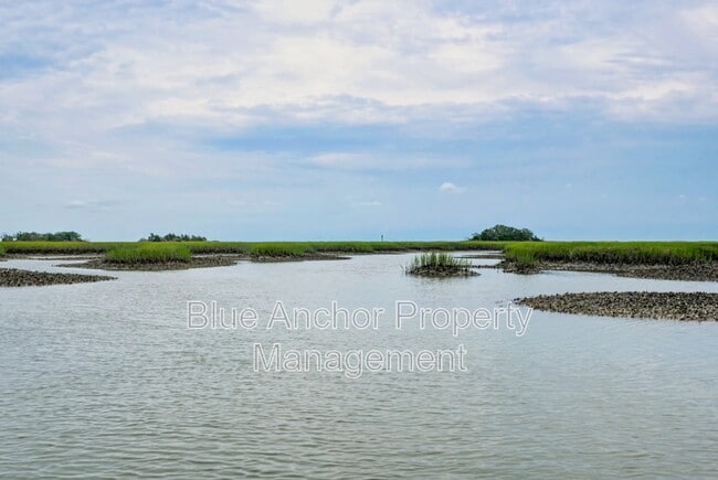 Building Photo - 337 Dogwood Ln