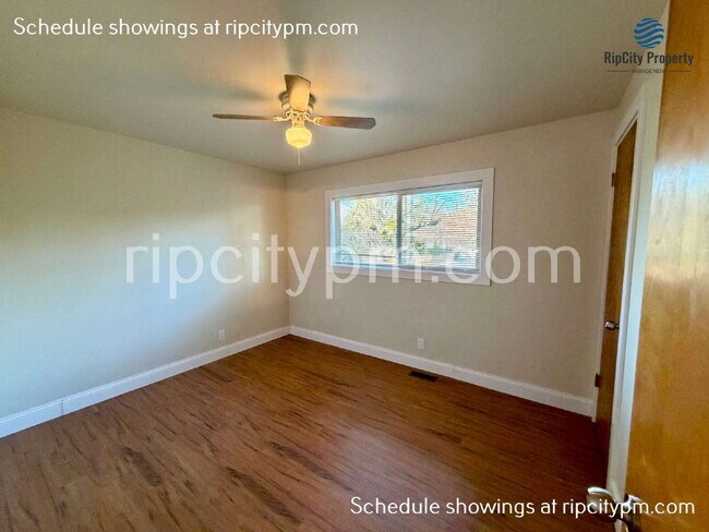 Building Photo - 11430 SW 121st Ave