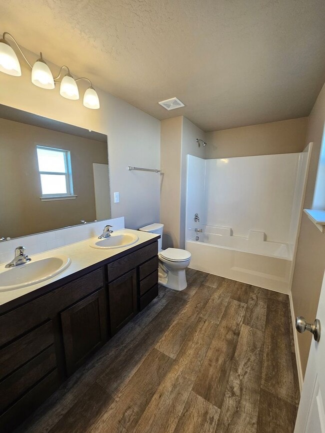 Building Photo - First month rent FREE with 12 month lease!