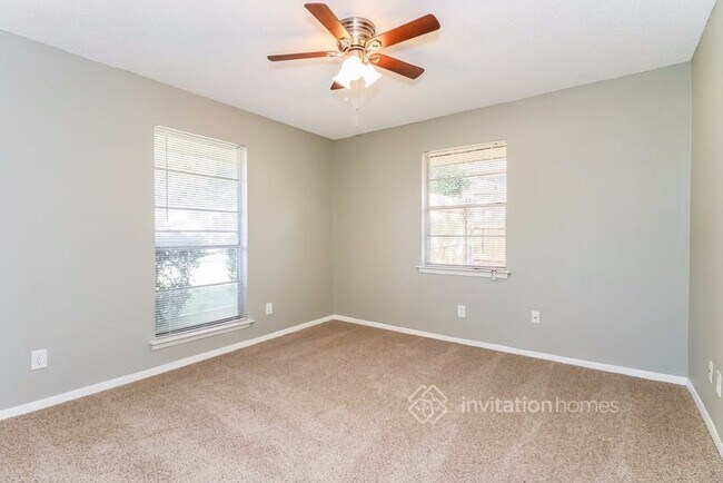 Building Photo - 713 Ridgewood Cir