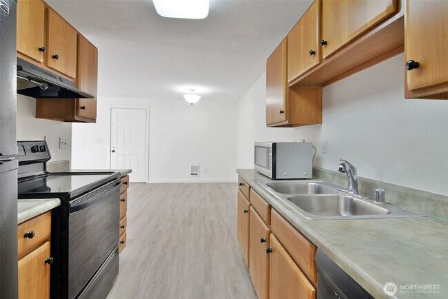 Building Photo - 16817 Larch Way