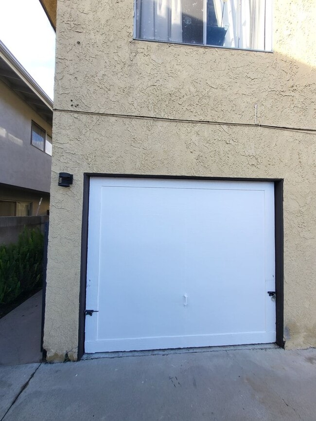 Building Photo - 4392 Green Ave