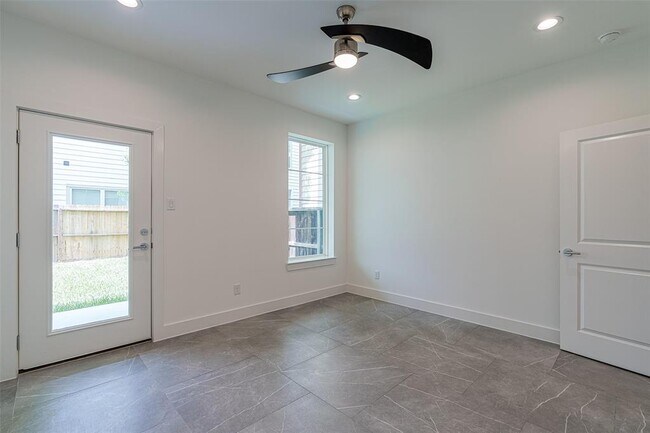 Building Photo - 5210 Schuler St