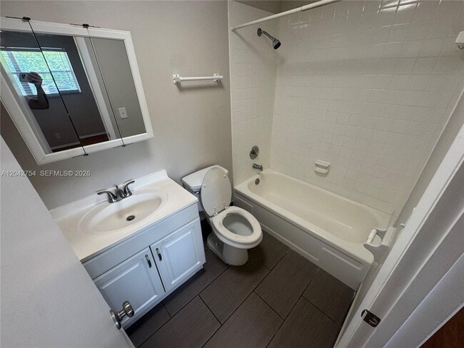 Building Photo - 7910 S Colony Cir