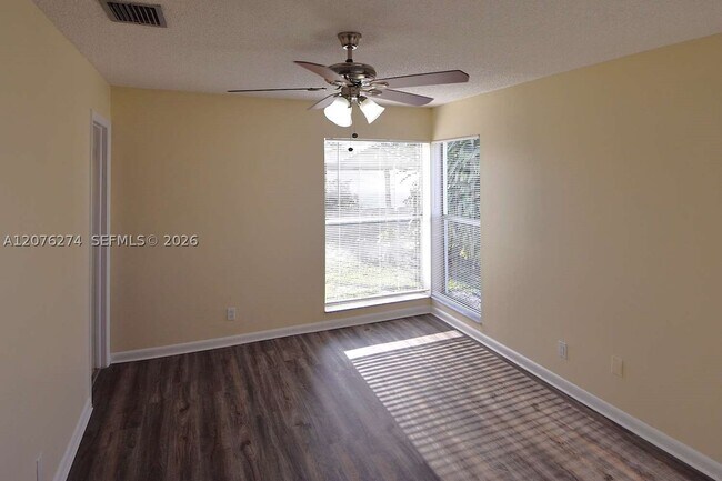 Building Photo - 10656 Shady Pond Ln