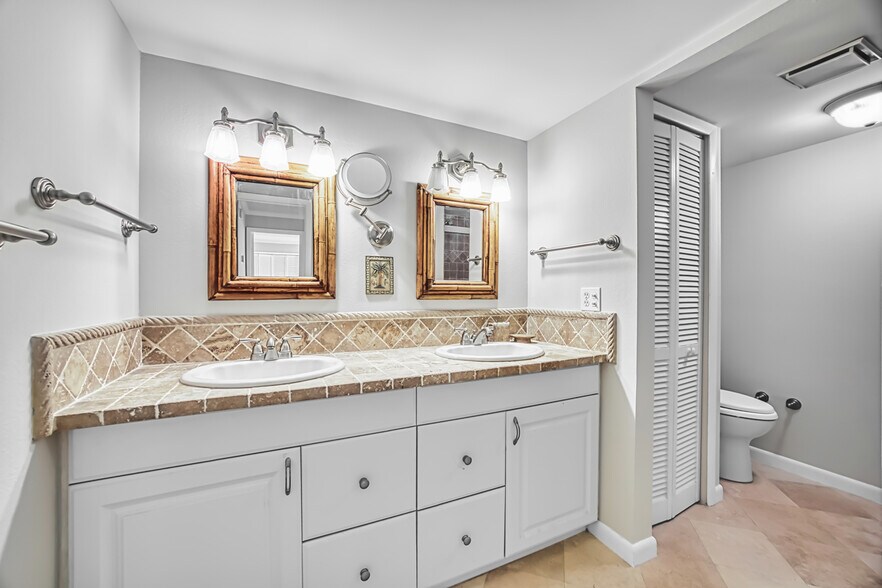 Building Photo - 17455 Overhill Dr