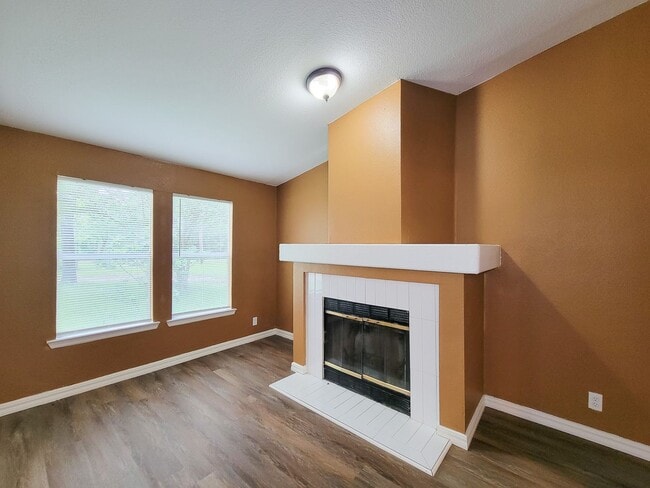 Building Photo - 20284 Forest Woods Ln