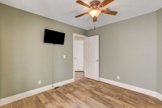 Building Photo - Gorgeous 4 Bedroom, 2 Story Home with a Beautiful Pool in the Lakes!